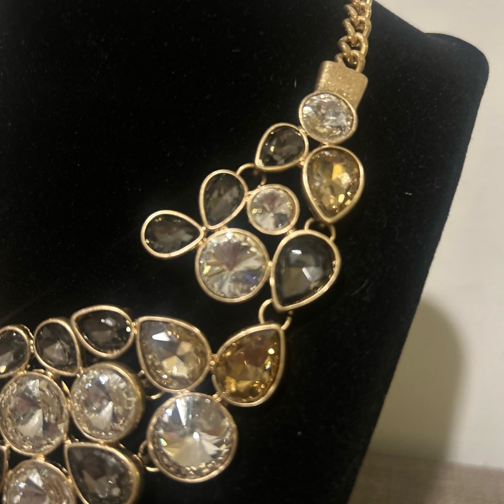 The Skyline Collection Elegant Gold and Silver Statement Necklace - Picture 4 of 8